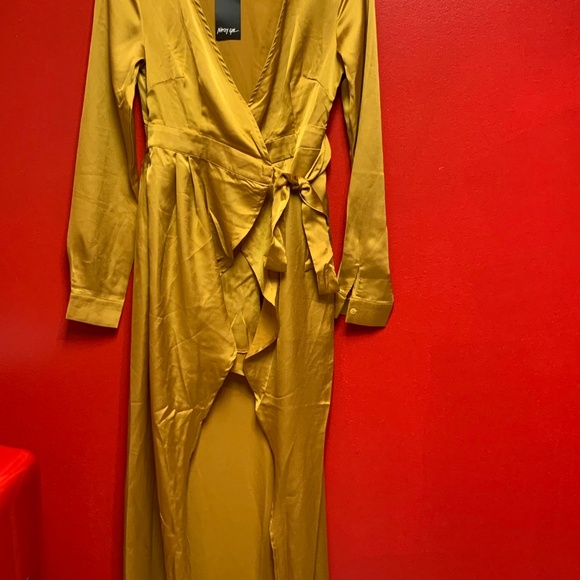 SOLD OUT/NWT: Nasty Gal Maxi Yellow Romper, Size 2 - Picture 3 of 7